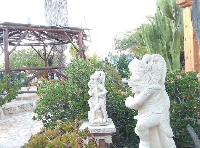 月亮山旅馆 2* 阿罗纳